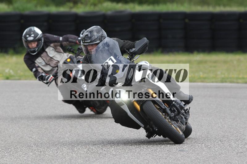 Archiv-2025/10 23.04.2025 Cornu Master School ADR/rot-rouge/21